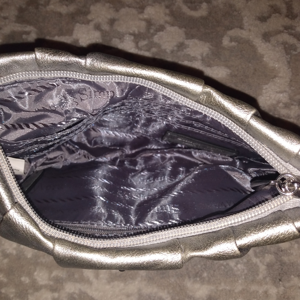 Simply Vera Wang Silver Clutch Zip Top Wristlet purse - Picture 5 of 5